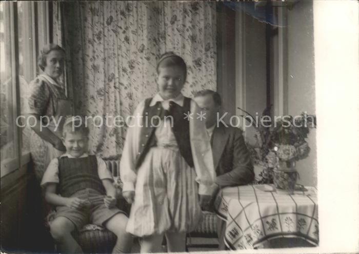 Unterwasser Toggenburg Familie im Wohnzimmer