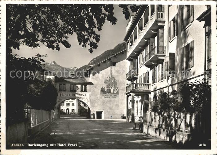 Andeer GR Dorfeingang mit Hotel Fravi