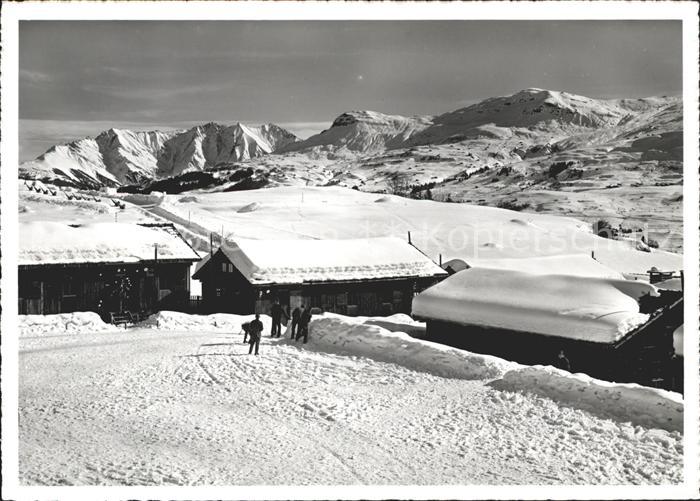 Brigels Flablager mit Piz Mundaun und Signinagruppe