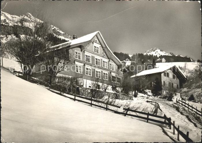 Amden Walensee SG Pension Mattstock mit Chalet Bergheim