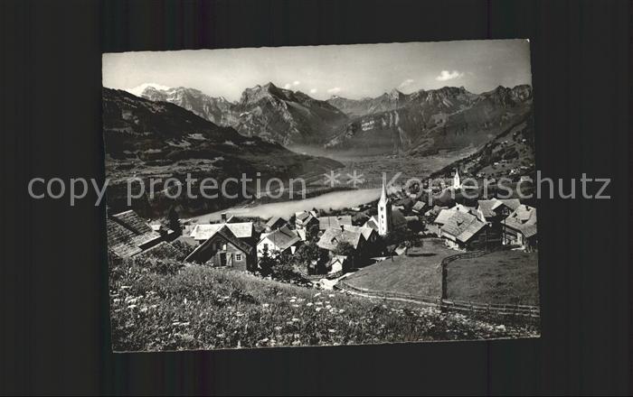 Amden Walensee SG Gesamtansicht mit Walensee und Glarner Alpen
