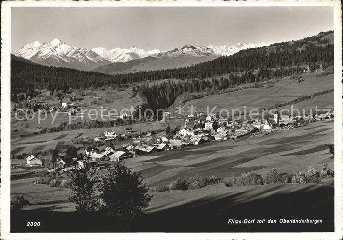 Flims Dorf mit Oberlaenderbergen