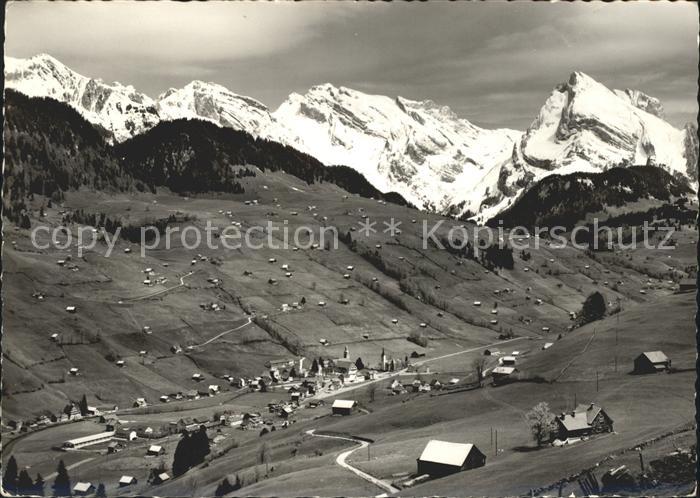 Alt St Johann mit Saentis und Schafberg