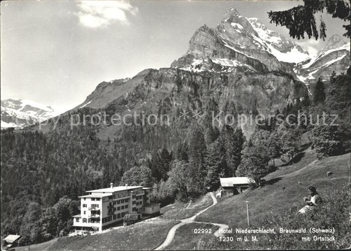 Braunwald GL Berghotel Niederschlacht mit Ortstock Glarner Alpen