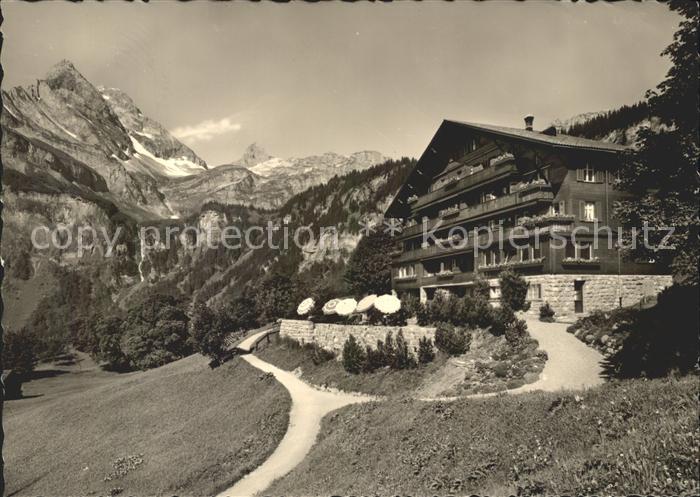 Braunwald GL Haus Bergfrieden mit Ortstock und Hoher Turm Glarner Alpen