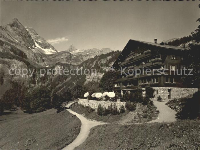Braunwald GL Haus Bergfrieden mit Ortstock und Hoher Turm Glarner Alpen