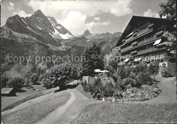 Braunwald GL Haus Bergfrieden mit Ortstock und Hoher Turm Glarner Alpen