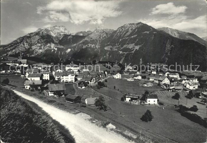Schwaendi Schwanden Gesamtansicht mit Alpenpanorama