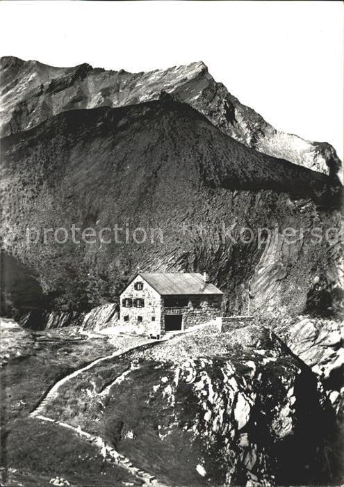 Elm GL SAC Clubhuette Martinsmaad und Mittaghorn Schutzhuette Glarner Alpen