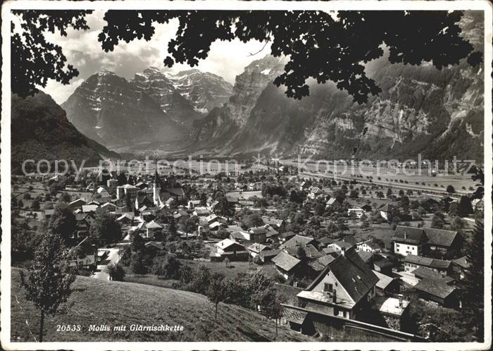 Mollis Gesamtansicht mit Glaernischkette