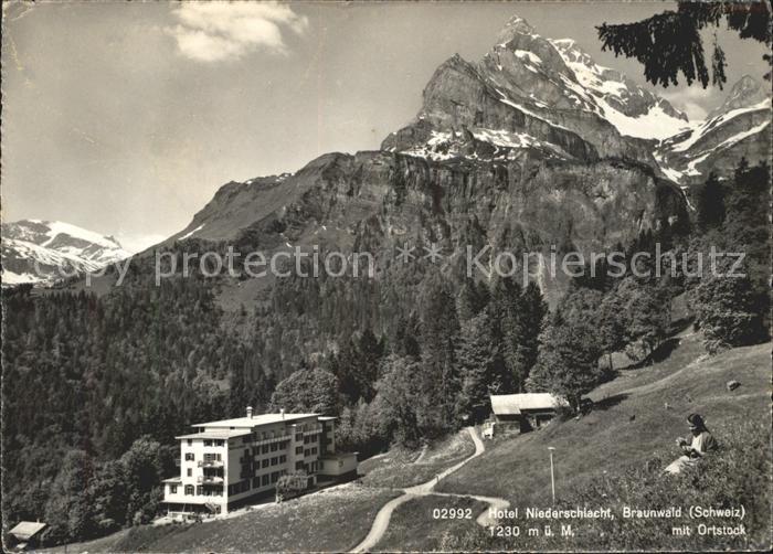 Braunwald GL Hotel Niederschlacht mit Ortstock Glarner Alpen