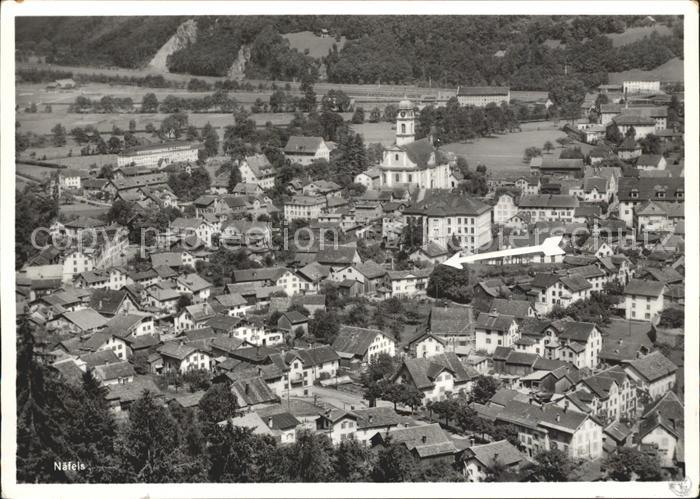Naefels GL Ortsansicht mit Kirche
