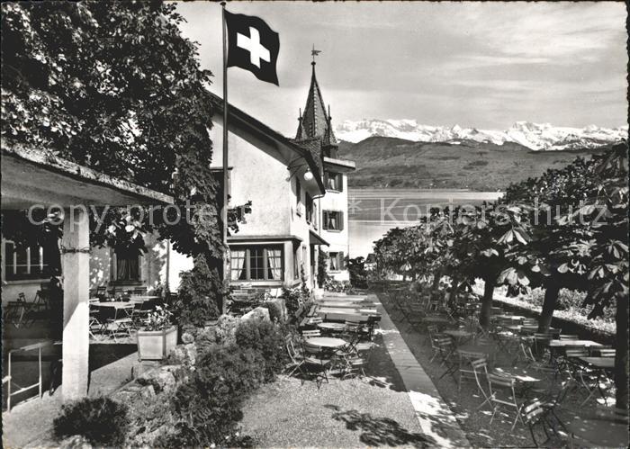 Meilen ZH Hoehenrestaurant Luft Gartenterrasse Schweizer Flagge Zuerichsee Alpen