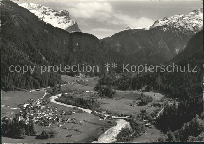 Andeer GR Gesamtansicht mit Alpenpanorama