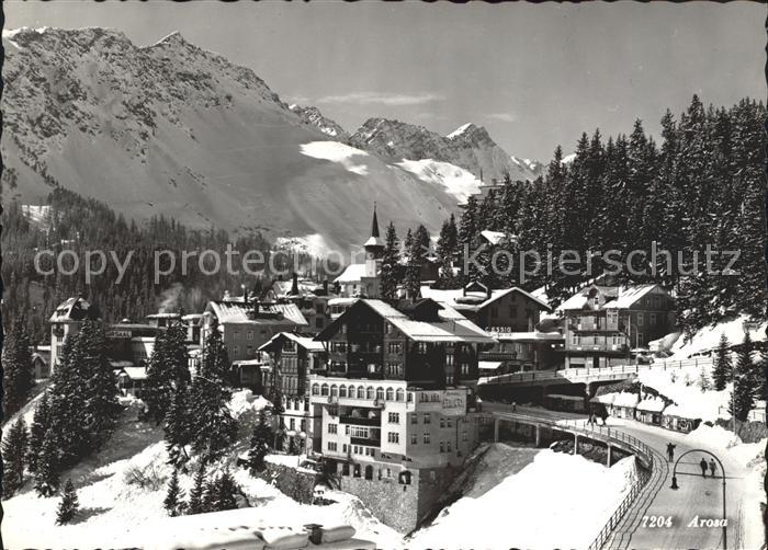 Arosa GR Ortsansicht mit Kirche und Alpen Wintersportplatz