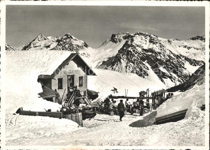 Arosa GR Carmenna Huette mit Schiesshorn und Furka