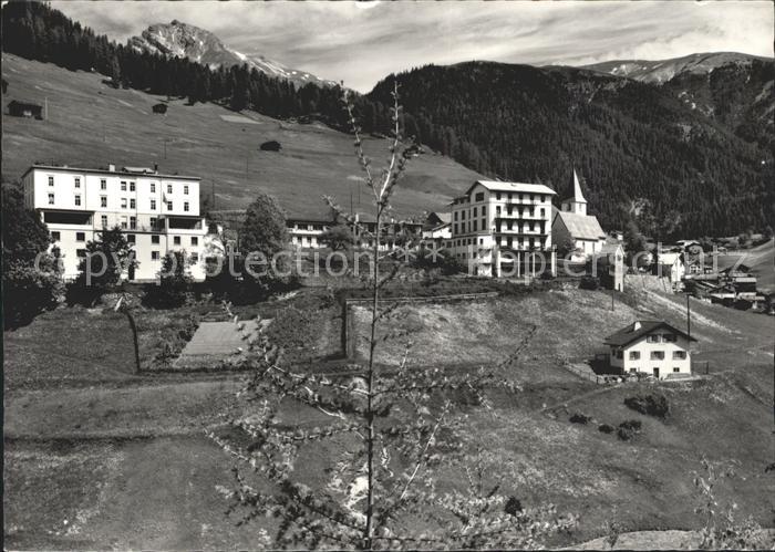 Wiesen Albula Hotel Bellevue mit Valbellahorn