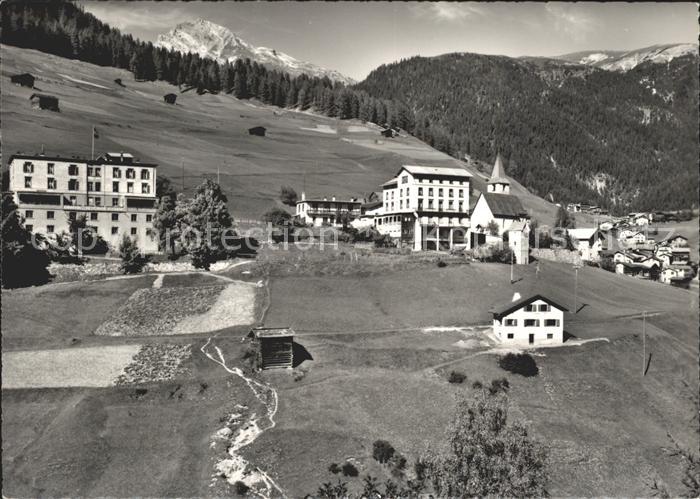 Wiesen Albula mit Valbellahorn und Hotel Bellevue