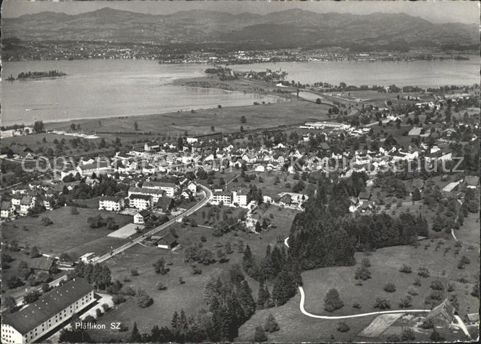 Pfaeffikon SZ Fliegeraufnahme See