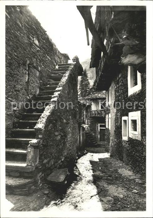 Arcegno Motivo Villaggio Rustico