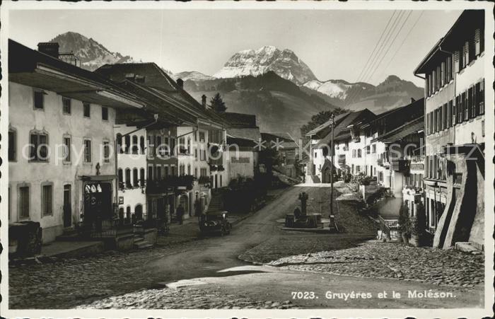 Gruyeres FR et le Moleson