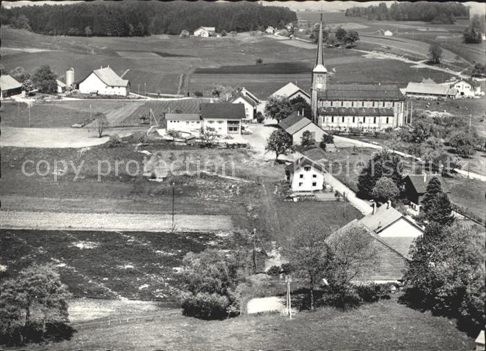 Le Cret-pres-Semsales Teilansicht mit Kirche