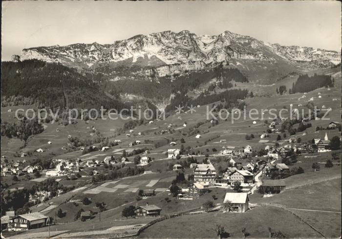 Amden Walensee SG Gesamtansicht mit Mattstock Alpstein