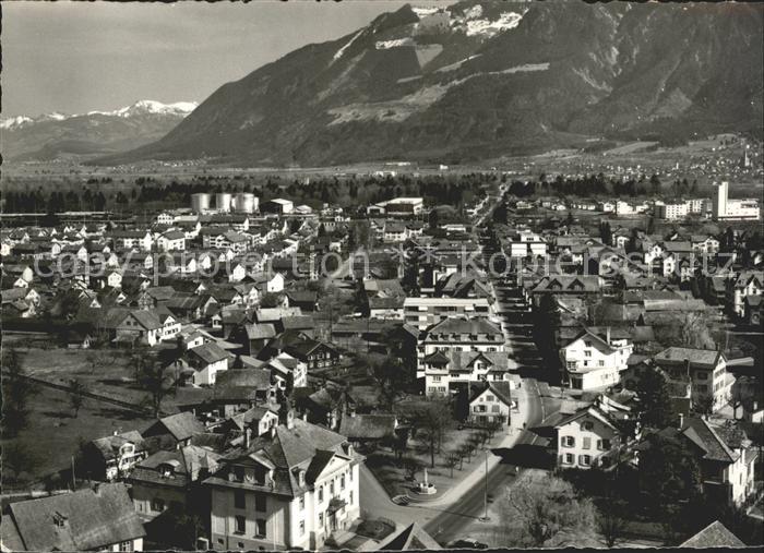 Werdenberg Blick ueber die Stadt Hauptstrasse Alpenpanorama