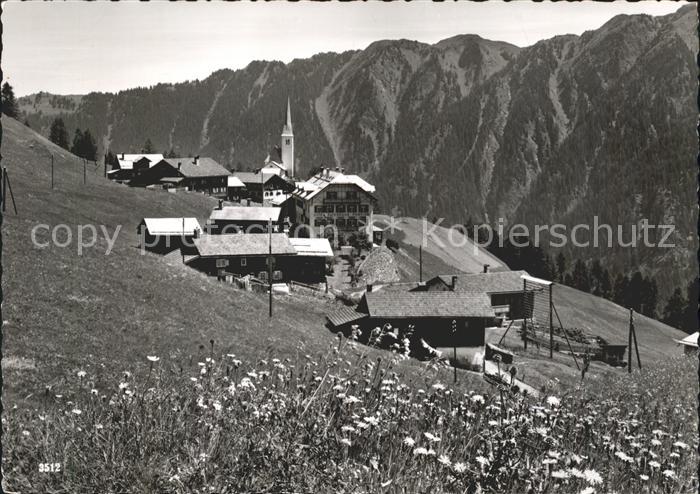 Tenna Bergdorf Ortsansicht mit Kirche
