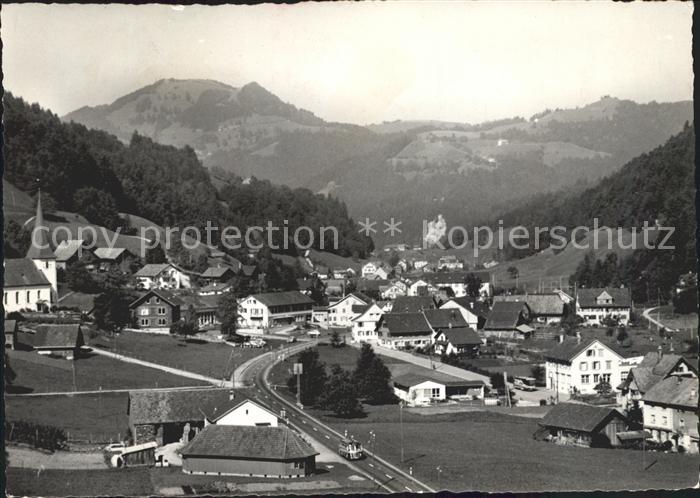 Fischenthal Gesamtansicht mit Hoernli