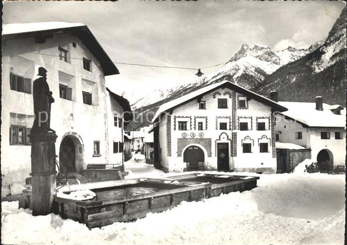 Scuol Dorfplatz Margnabrunnen
