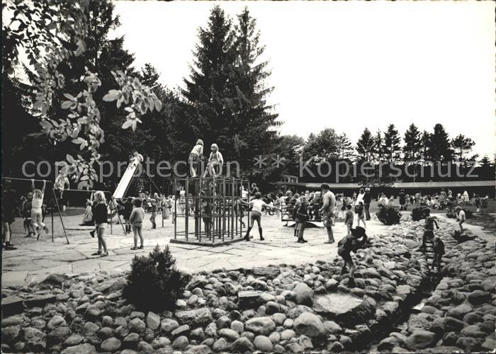 Rueschlikon Park im Grueene Kinderspielplatz
