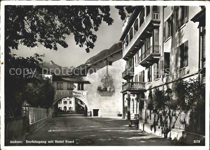 Andeer GR Dorfeingang mit Hotel Fravi