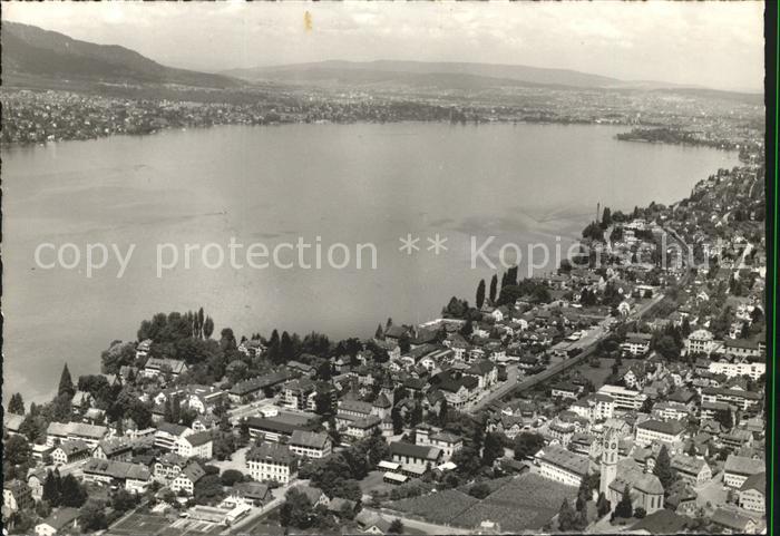 Kuesnacht Fliegeraufnahme mit See