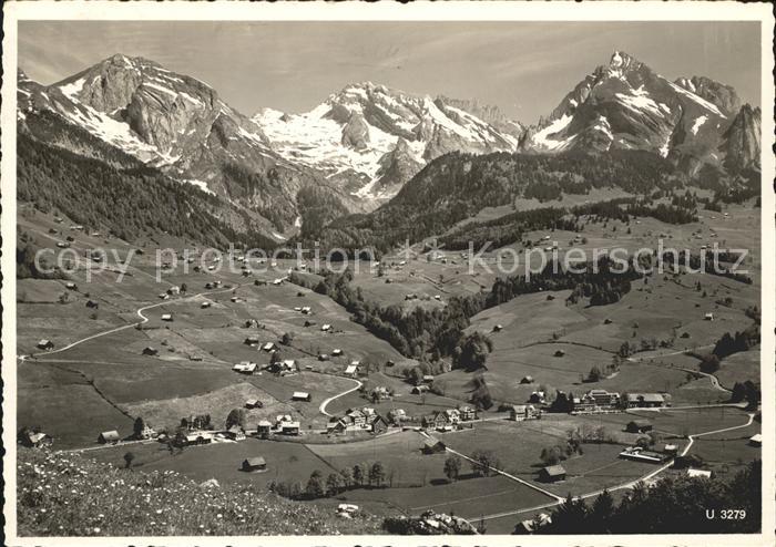 Unterwasser Toggenburg Hotel Sternen Bergrestaurant Iltios mit Saentis und Schaf