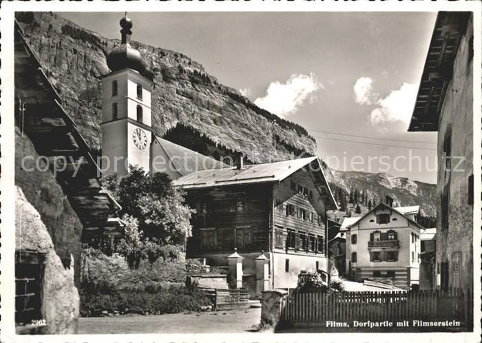 Flims Dorf Dorfpartie mit Flimserstein