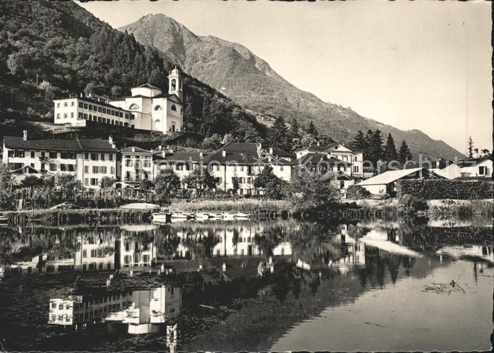 Magadino Haeuser am See