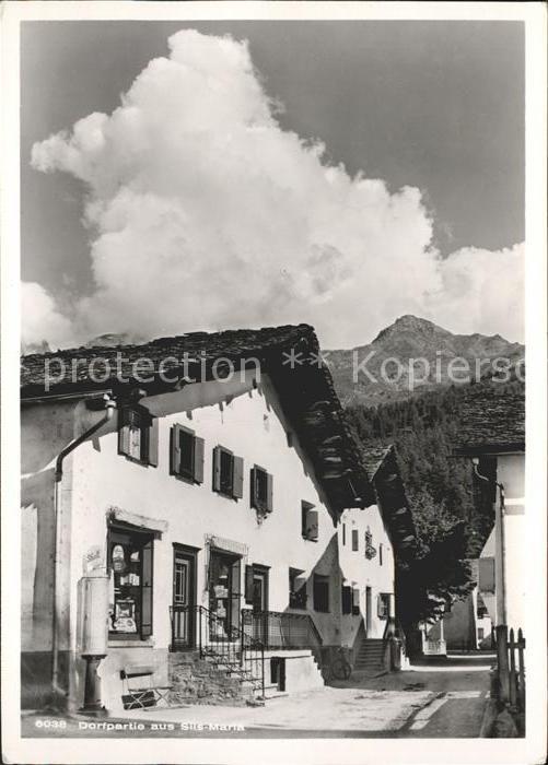 Sils Maria Graubuenden Dorfpartie