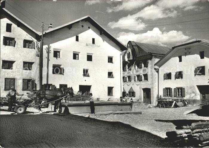 Sent Dorfplatz Brunnen Pferdewagen