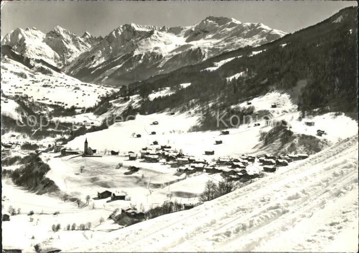 Serneus Dorf mit Gatschiefer