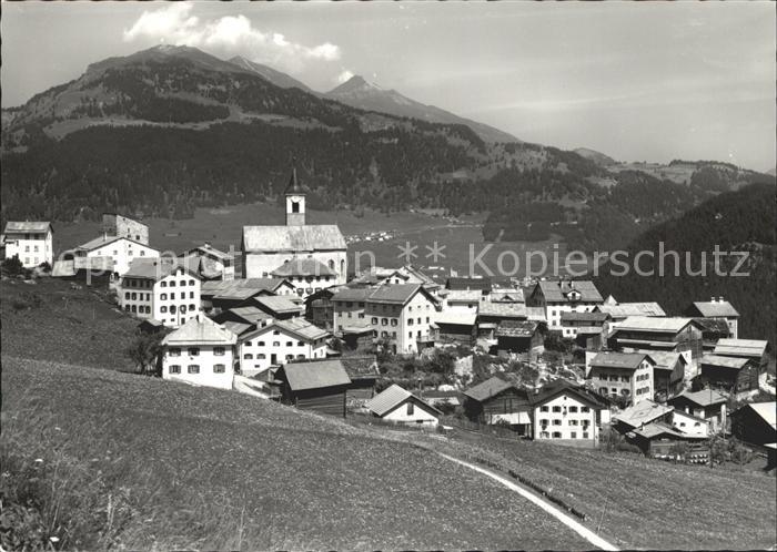 Stierva mit Piz Scalottas und Staetzerhorn