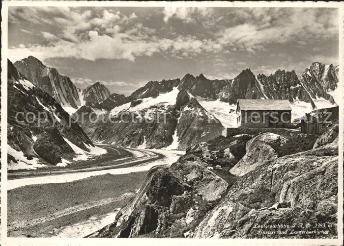 Lauteraarhorn Lauteraarhuette mit Finster und Lauteraarhoerner