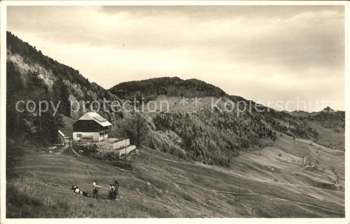 Beinwil Passwanghaus Berghuette Jura Blick gegen Kellenkoepfli Boelchen