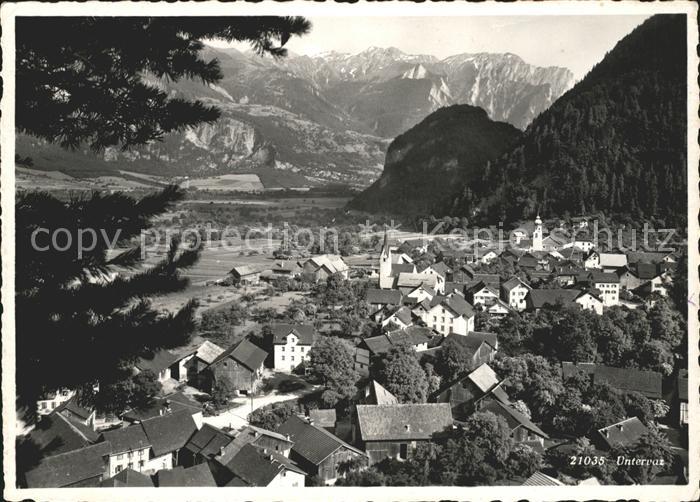 Untervaz Gesamtansicht mit Alpenpanorama Bahnpost