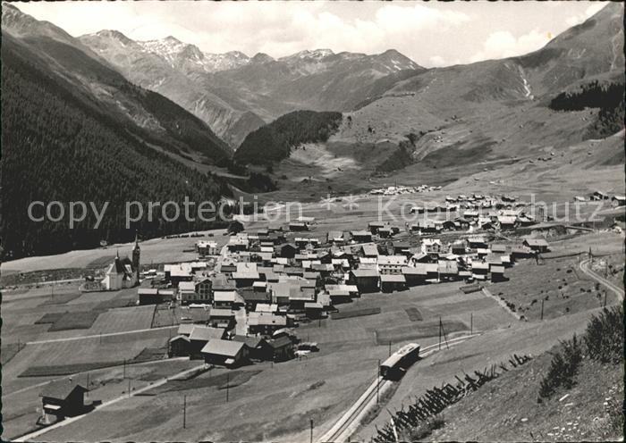 Sedrun Gesamtansicht mit Alpenpanorama Zug