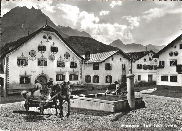 Scuol Dorfplatz Brunnen Pferdefuhrwerk Alpenblick