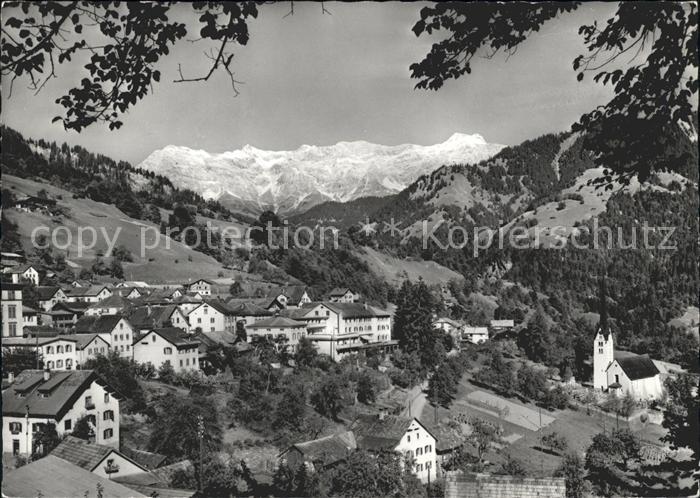 Seewis GR Ortsansicht mit Kirche Scesaplana