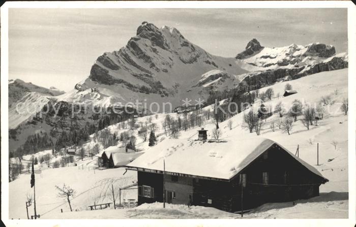 Braunwald GL Berghaus im Schnee