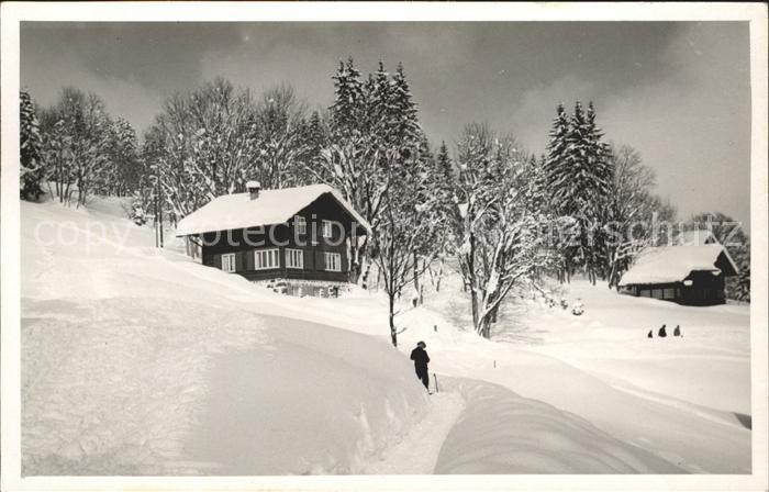 Braunwald GL Haeuser im Schnee
