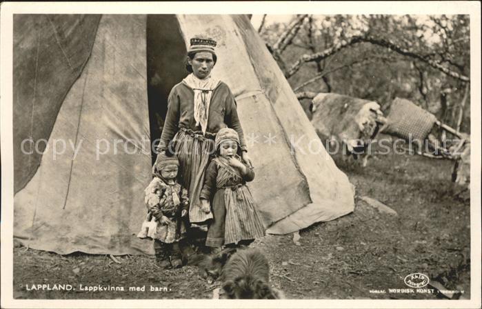 Lappland Lapland Lappkvinna med barn Mutter mit Kindern